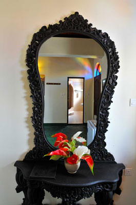 Presidential Suite Mirror | Forodhani Park Hotel